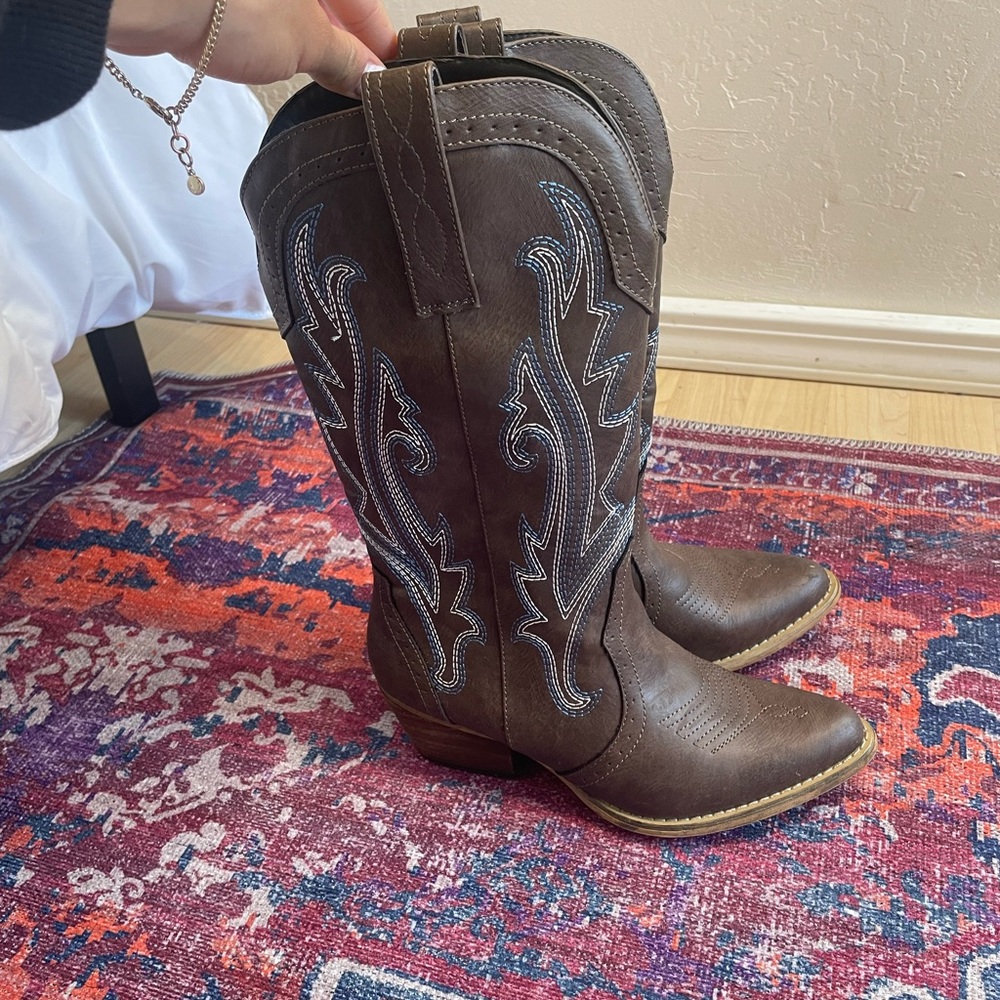 Women’s cowboy boots